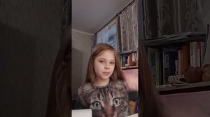 я делаю котика из бумаги и скотча😏🤑🤭