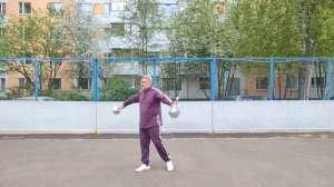 Упражнения с двуручными булавами весом 1.1 кг (24)
