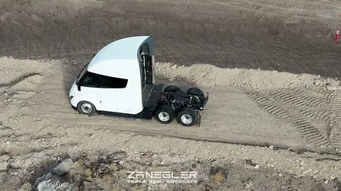 Гигантский аккумулятор Tesla и её безопасность. Сенсор для робота.