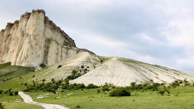 Белая скала Ак-Кая в Крыму⛰️