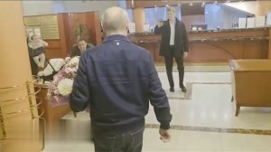 Путин приехал к своей первой учительнице, чтобы отвезти её на ужин в резиденцию

Вера Дмитриевна Гур