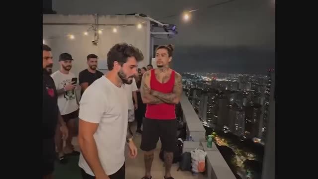 ПОТРЯСАЮЩИЙ ПРЫЖОК