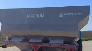 Разбрасыватель минеральных удобрений MAGNUM (МАГНУМ) и манипулятор МГН-1000 - честный отзыв Агрария