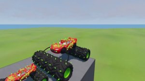 МАШИНКИ: МОЛНИЯ МАККУИН И ПАРОВОЗ! 🏎️ БОЛЬШОЙ И МАЛЕНЬКИЙ МАККУИН С ШИПАМИ