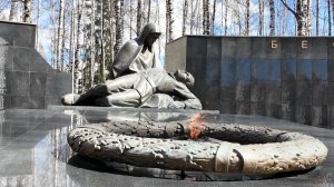 Обычный парк или главный мемориал Ханты-Мансийска?