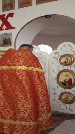 Божественная служба в храме Святой Троицы
