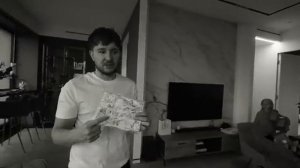 РАСПАКОВКА 100 ПОТЕРЯННЫХ ПОСЫЛОК!! Мы в ужасе Денис Кукояка