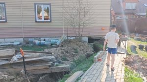 Деревенские продуктивные дни. Залезли в колодец . Расшатывают мою нервную систему 🤦