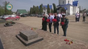 Церемонии возложения цветов к братским захоронениям защитников Сталиногорска