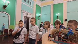 «Кто-то, где-то»: загадочная команда из Москвы | Робот и Я на ДЕТальке-2026