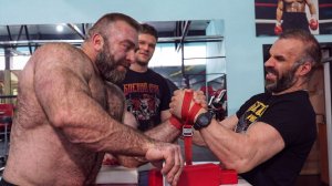 ЦЫПЛЕНКОВ VS ДЕРЗКИЙ ТИП. ДЕНИС ЗАВЁЛСЯ. Жёсткая рубка. Армрестлинг