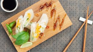 Спринг-роллы с курицей