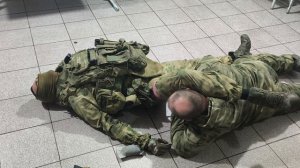 Взаимопомощь при ранении в ногу