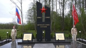 В деревне Ольховик открыли мемориал ко Дню Победы