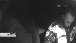 Под Волгоградом женщина подожгла контейнеры и повредила шины на 32-х авто