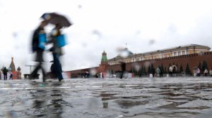 Метеорологическое лето пришло в Москву. Ожидаются ветер, дождь и облачность