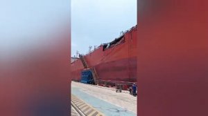 Иран показывает последствия для танкера, который нарушил предупреждение КСИР и пошел через Ормузский