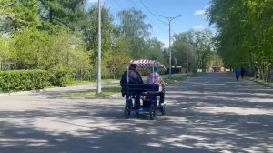 По ЦПКиО теперь можно не только гулять, но и кататься на «велорикшах»