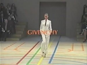 Показ коллекции Givenchy весна-лето 2000. Часть 1.