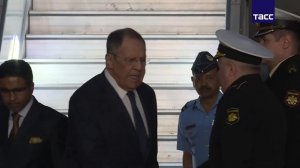 Лавров прибыл с трехдневным визитом в Нью-Дели, где 14-15 мая примет участие в совещании БРИКС