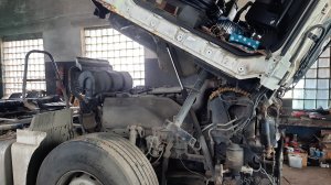 Как снять передний подкрылок MAN TGX