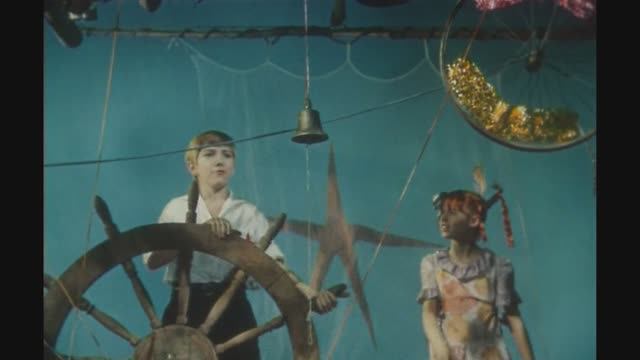 Все друг за друга! Фрагменты из фильма "Приключения в городе, которого нет". 1974 г.