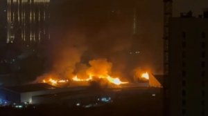 Горит Кремль в Измайлово огонь охватил 3000 кв.м. новости срочно пожар в Кремле МЧС Москва