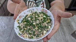 САЛАТ ИЗ МОРСКОЙ КАПУСТЫ И СКУМБРИИ ОЧЕНЬ ВКУСНЫЙ САЛАТ ГОТОВИТСЯ ЗА ПАРУ МИНУТ.