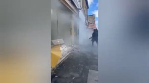 В Великобритании произошел дерзкий налет на ювелирный магазин.