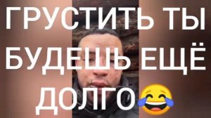 Колумбийский наемник грустит. 

Он молодой колумбиец, приехавший помочь Украине