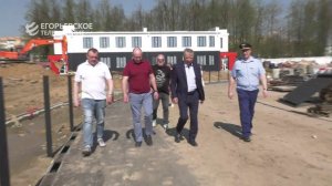 Глава округа, председатель Совета депутатов и городской прокурор на стадионе «Мещёра».