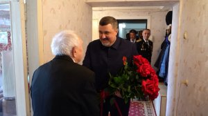 Федор Щукин и Джабулат Салавов поздравили с Днём Победы ветерана Юрия Петрухина