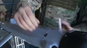 Подготовка к запуску и запуск барражирующего боеприпаса «Ланцет» с мобильной пусковой установки…🔽