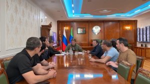 Мэр Махачкалы встретился с инициативной группой микрорайона ДОСААФ