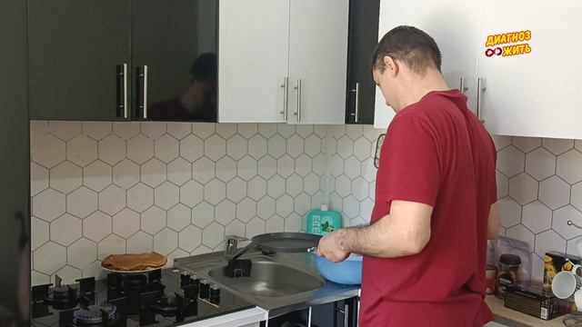 БЛИНЫ НА НОВОЙ СКОВОРОДЕ | ПРИВЕЗЛИ ПЕТУНИИ | ЖАРИМ КАРАСИКОВ...