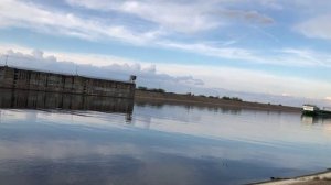 Поплавочная рыбалка в шлюзовом канале.