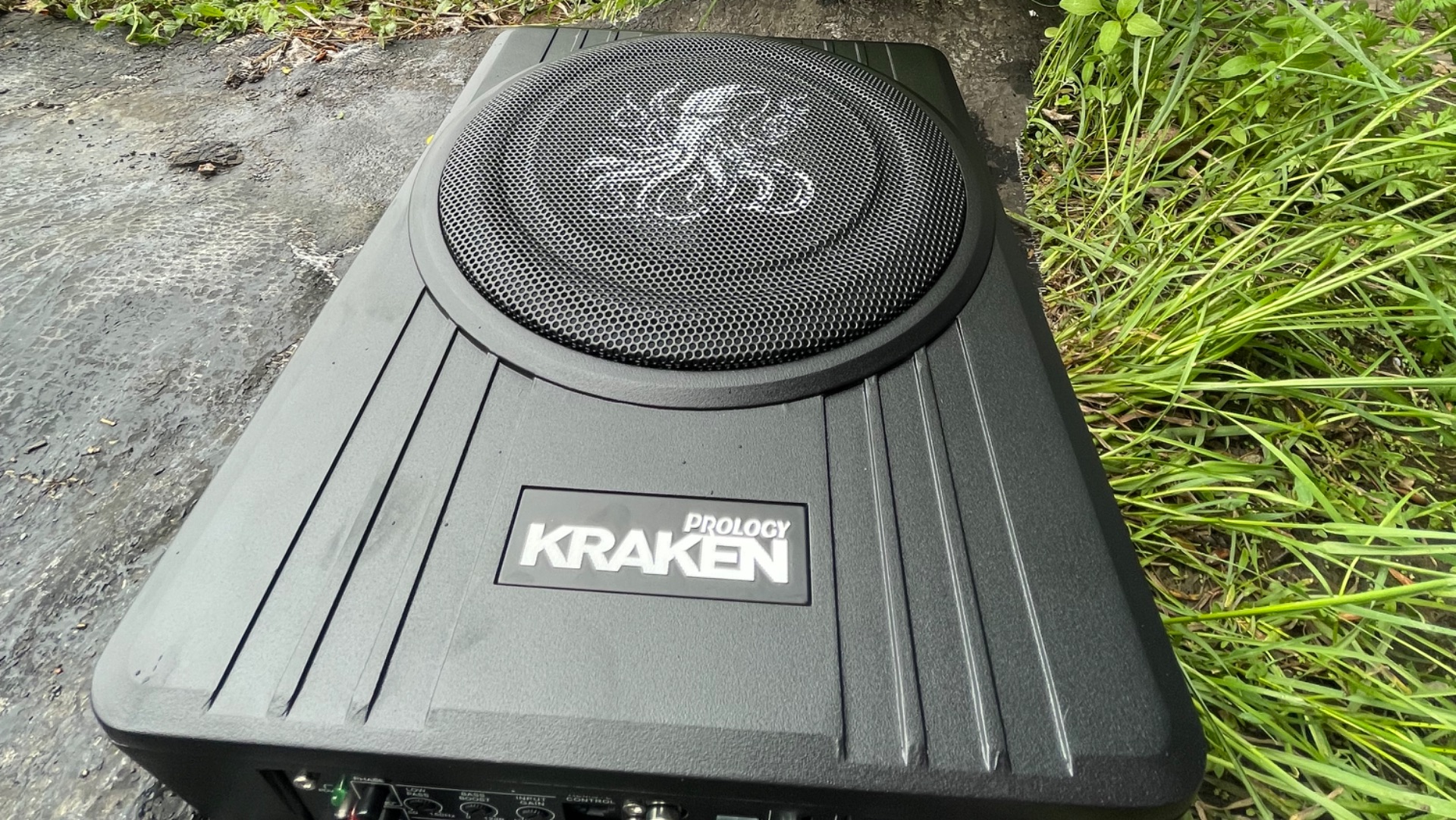 Установка сабвуфера PROLOGY BASS BOX‑10 KRAKEN смотреть онлайн