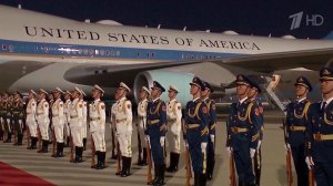 В Китай на встречу с лидером страны Си Цзиньпином прибыл президент США Дональд Трамп.