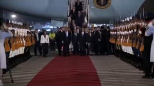 Трамп прибыл с официальным визитом в Китай с группой американских бизнесменов. Дорога из аэропорта у