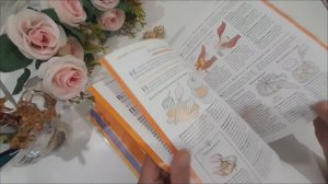 АСМР С КНИГОЙ. ШЕЛЕСТ И ШУРШАНИЕ  БУМАЖНЫХ СТРАНИЦ!