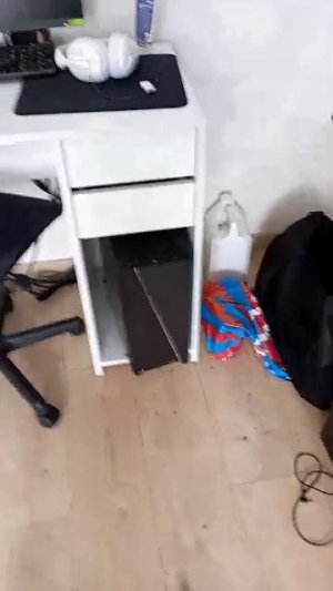 показываю комп снаружи