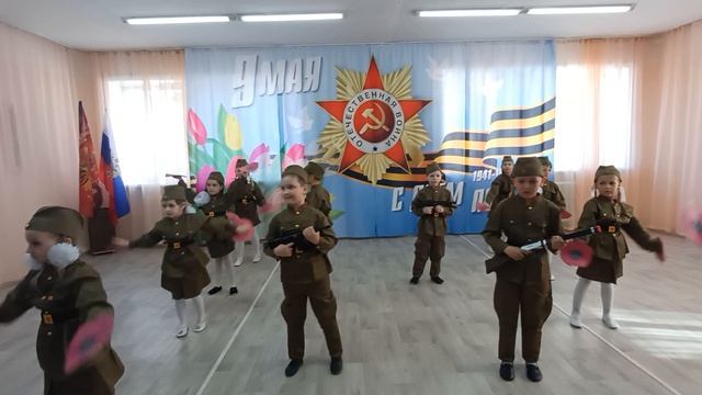 Музыкальная композиция "Красные маки" смотреть онлайн