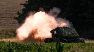 Экипаж танка Т-80БВМ уничтожил опорный пункт ВСУ. Лучшее видео из зоны СВО