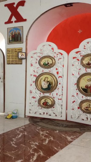Божественная служба в храме Святой Троицы