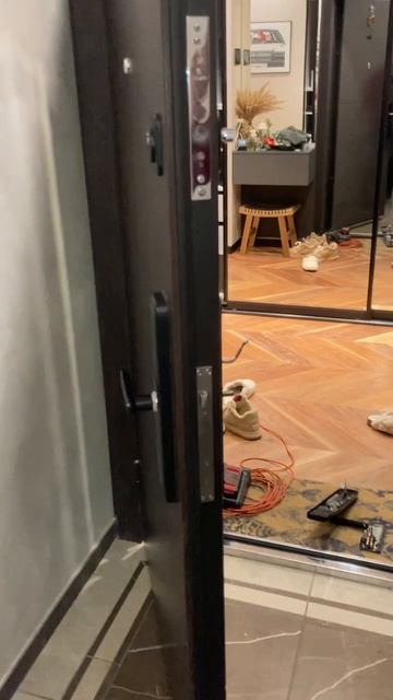 УСТАНОВКА УМНОГО ЗАМКА PHILIPS 610
