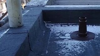 Откачали воду с крыши друга