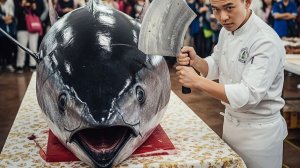 Голубой тунец весом 486 кг разделан без колебаний и страха.