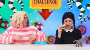Челлендж. Шоколадная Еда vs Настоящая еда с Уэнсдей Аддамс