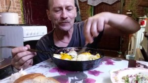 ОБЖОРЫЧ | МУКБАНГ | ЖАРЕНЫЕ ПЕЛЬМЕНИ С ЯЙЦАМИ   | САЛАТ