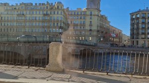 Санкт-Петербург. Первомай. Вид на Неву и кораблики.